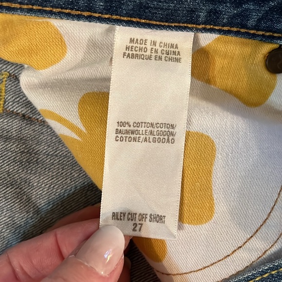 Size 4/ 27 Lucky Brand Riley Cut off Shorts Great condition women’s - Picture 3 of 5